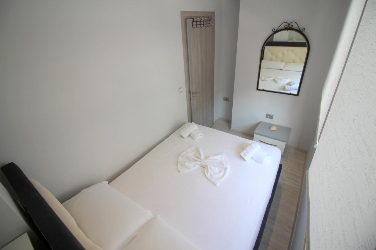 סרנדה Luxury Seafront Apartments מראה חיצוני תמונה