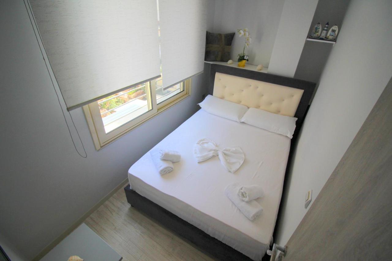 סרנדה Luxury Seafront Apartments מראה חיצוני תמונה