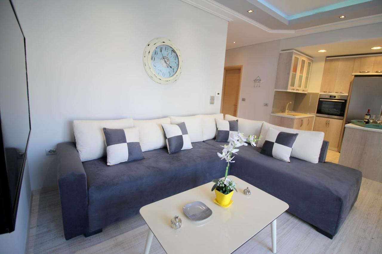 סרנדה Luxury Seafront Apartments מראה חיצוני תמונה