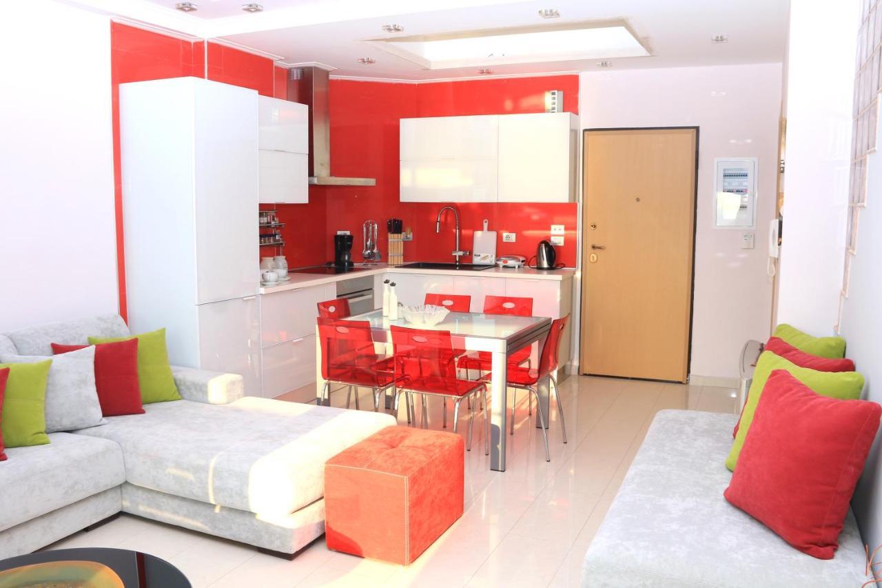 סרנדה Luxury Seafront Apartments מראה חיצוני תמונה